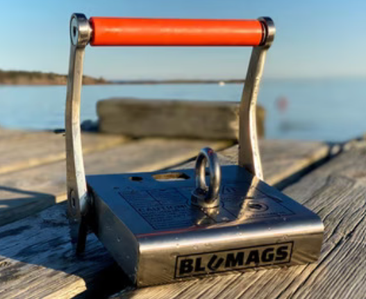 Blumags Willy 800 Underwater Stainless Steel Magnet W/ Carry Case (1750 lbs Holding Force)